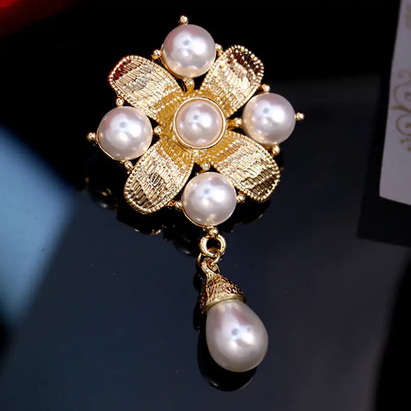 La Pearla Glorious Gold